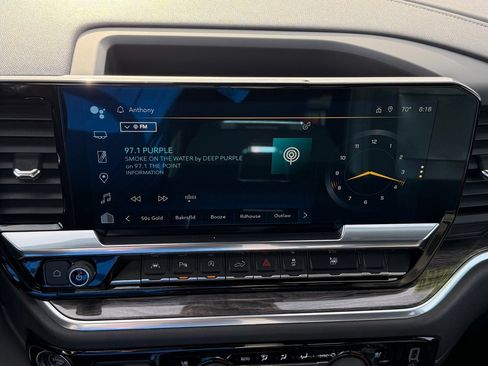 Used 2022 Chevrolet Silverado 1500 LTZ w/ Technology Package AWD/4WD image 10