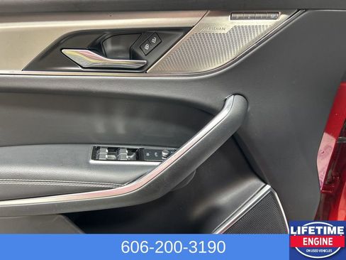 Used 2024 Jaguar F-PACE R-Dynamic S image 10