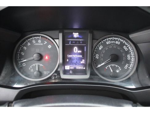 Used 2017 Toyota Tacoma TRD Off-Road w/ Premium & Technology Package image 20