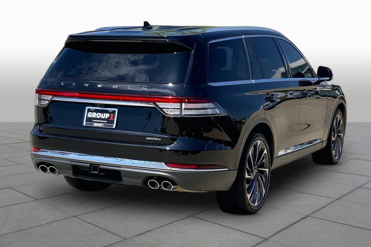 Used 2023 Lincoln Aviator Reserve w/ Equipment Group 201A AWD/4WD image 12