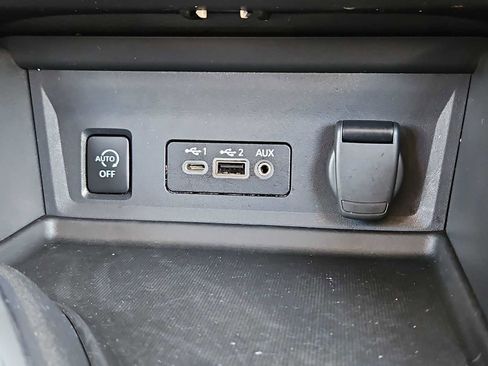 Used 2025 Nissan Sentra SR w/ SR Premium Package image 30