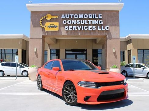 Used 2017 Dodge Charger R/T RWD image 1
