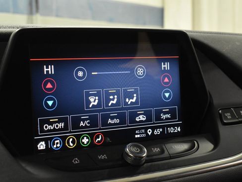 Used 2021 Chevrolet Blazer LT FWD image 18