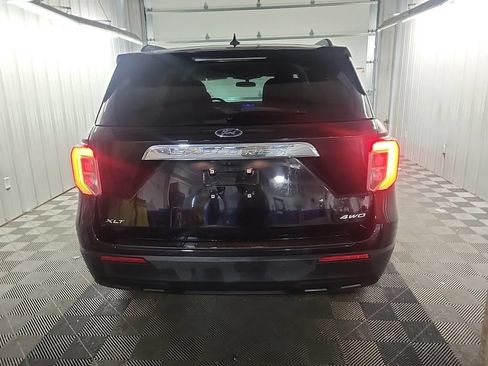 Used 2023 Ford Explorer XLT AWD/4WD image 12