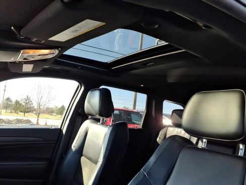 Used 2021 Jeep Grand Cherokee Laredo X image 25