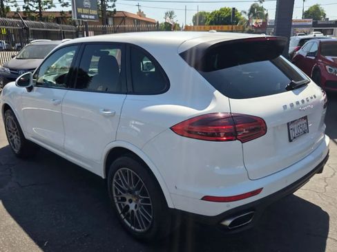 Used 2017 Porsche Cayenne AWD/4WD image 24