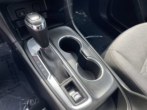Used 2018 Chevrolet Equinox LT w/ Sun & Infotainment Package FWD image 22