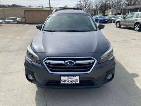 Used 2018 Subaru Outback 2.5i Premium AWD/4WD image 3