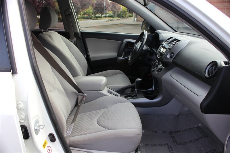 Used 2008 Toyota RAV4 Limited w/ Tow Prep Pkg AWD/4WD image 18