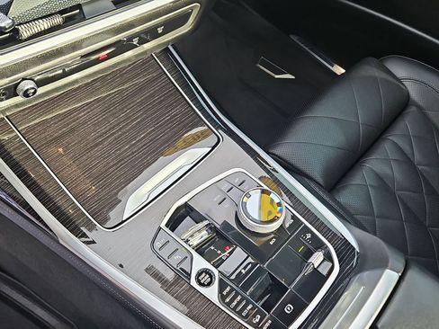 Used 2023 BMW X7 xDrive40i w/ Executive Package image 31