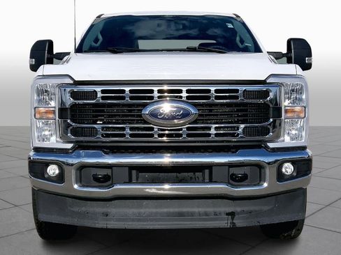 Used 2024 Ford F250 XLT image 3