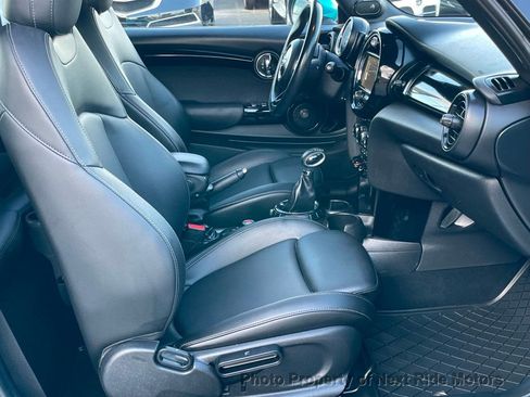 Used 2017 MINI Cooper S image 19