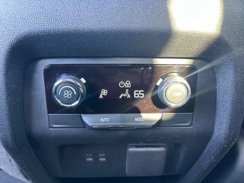 Used 2024 Chevrolet Traverse Z71 AWD/4WD image 20