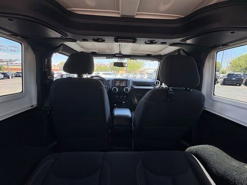 Used 2016 Jeep Wrangler Rubicon w/ Power Convenience Group AWD/4WD image 22