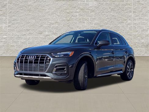 Used 2021 Audi Q5 2.0T Premium Plus w/ Premium Plus Package AWD/4WD image 3