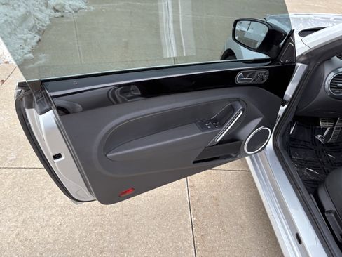 Used 2013 Volkswagen Beetle 2.0T image 10