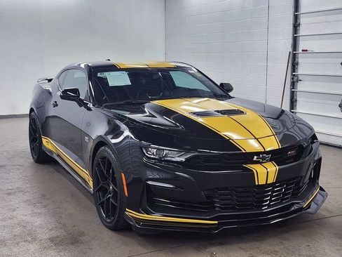 Used 2020 Chevrolet Camaro SS RWD image 2