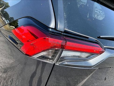 Used 2025 Toyota RAV4 LE AWD/4WD image 28