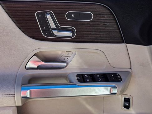 New 2026 Mercedes-Benz GLB 250 4MATIC image 12