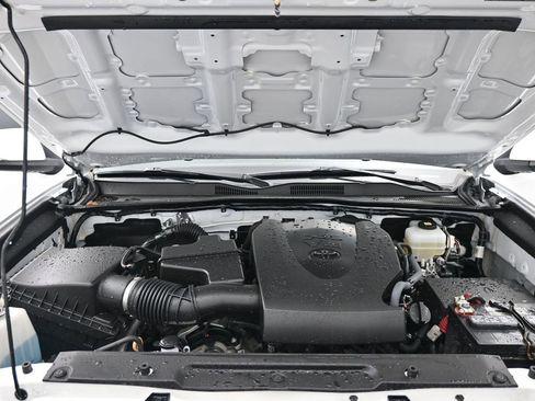 Used 2022 Toyota Tacoma TRD Off-Road w/ Technology Package image 25