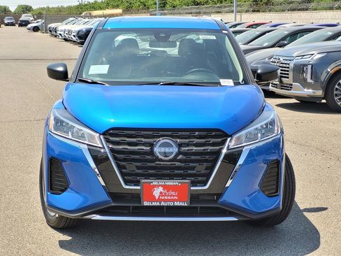 New 2025 Nissan Kicks Play S image 2
