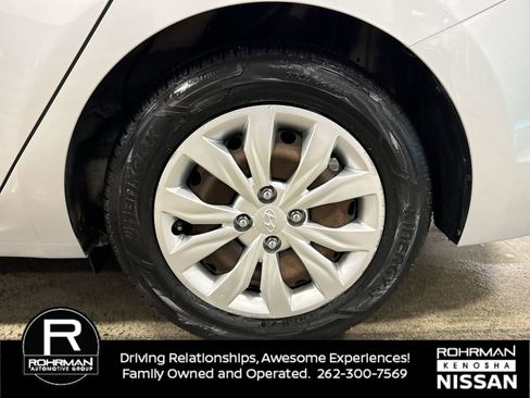 Used 2018 Hyundai Accent SE image 5