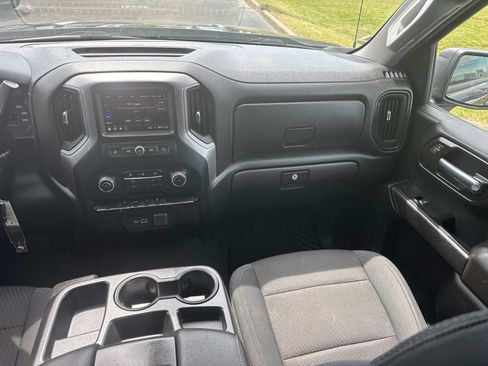 Used 2022 Chevrolet Silverado 1500 Custom AWD/4WD image 17