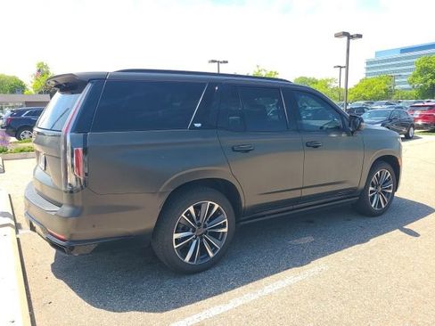 Used 2021 Cadillac Escalade Sport w/ Driver Assist Tech Package AWD/4WD image 4