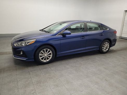 Used 2018 Hyundai Sonata SE image 2