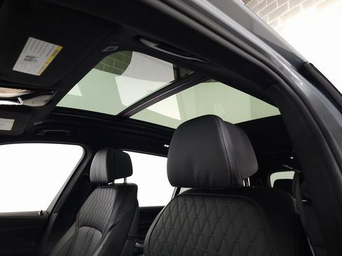 Used 2025 BMW X7 M60i AWD/4WD image 19
