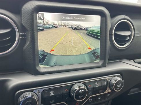 Used 2021 Jeep Gladiator Overland w/ Popular Equipment Package image 42