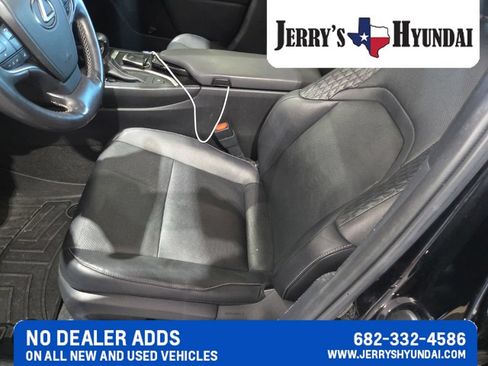 Used 2019 Lexus UX 200 w/ Premium Package FWD image 7
