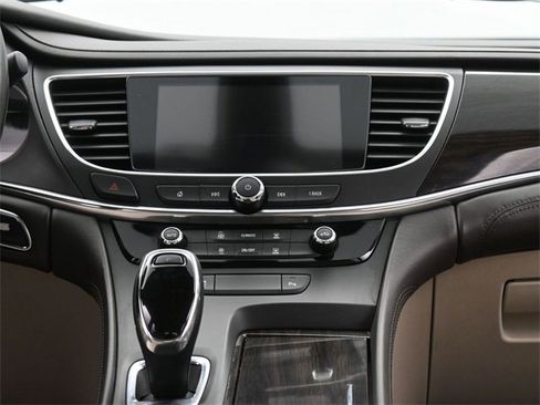 Used 2017 Buick LaCrosse Preferred image 26