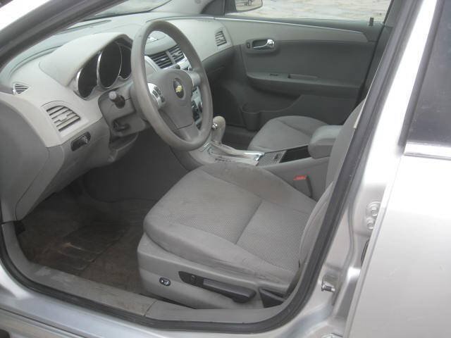 Used 2010 Chevrolet Malibu LS FWD image 11