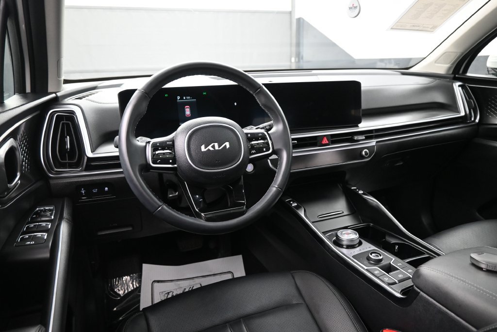 Used 2025 Kia Sorento EX w/ EX Panoramic Sunroof Package AWD/4WD image 24