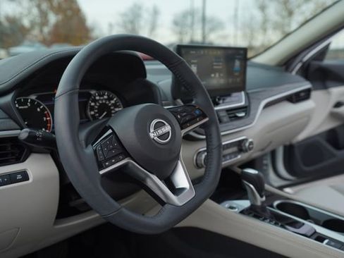 Used 2024 Nissan Altima 2.5 SL image 28