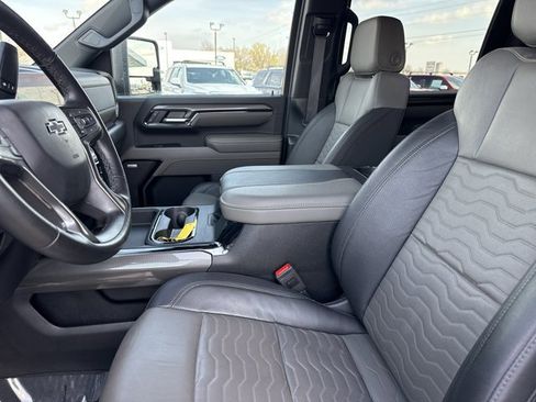 Used 2025 Chevrolet Silverado 2500 ZR2 w/ Technology Package image 5