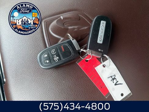 Used 2015 RAM 1500 Laramie w/ Convenience Group AWD/4WD image 28