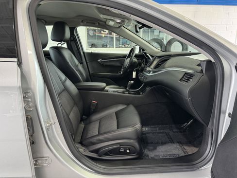 Used 2016 Chevrolet Impala LT w/ Convenience Package FWD image 14