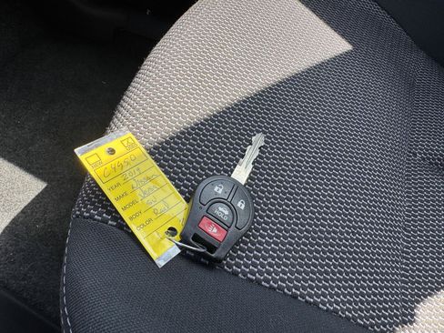 Used 2019 Nissan Versa SV FWD image 31