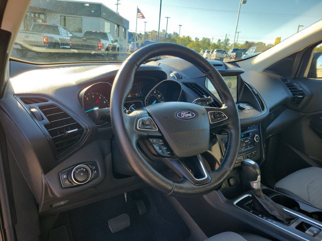 Certified 2018 Ford Escape SE w/ SE Sport Appearance Package AWD/4WD image 19