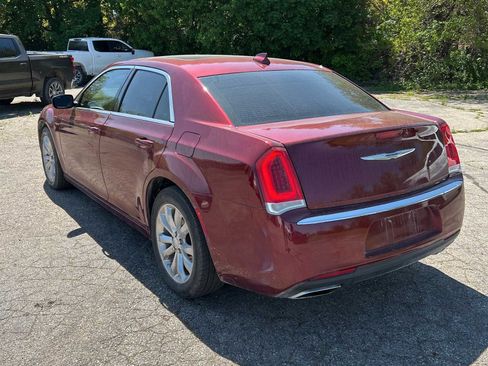 Used 2017 Chrysler 300 Limited w/ Value Package AWD/4WD image 3
