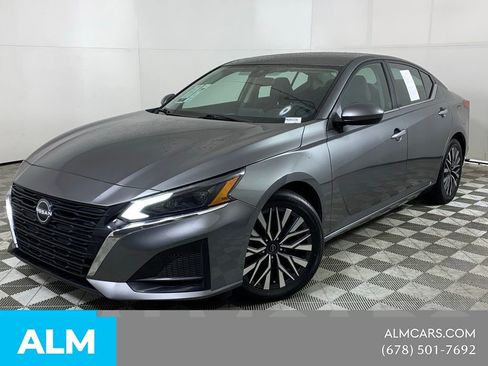 Used 2023 Nissan Altima 2.5 SV image 4