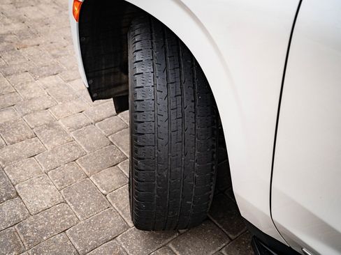 Used 2021 Cadillac Escalade ESV Premium Luxury image 53