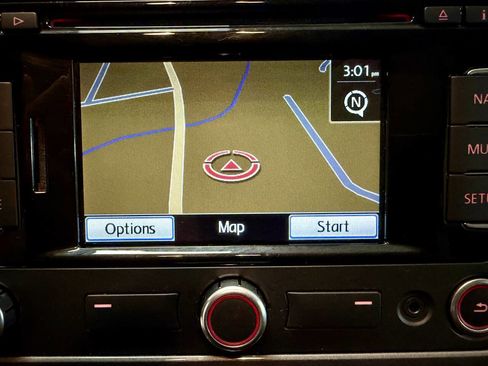 Used 2014 Volkswagen Tiguan S image 16