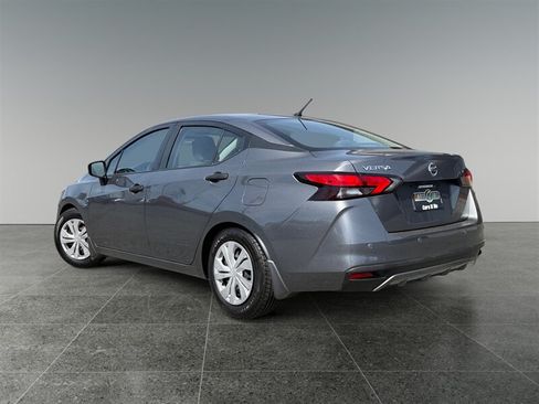 Used 2020 Nissan Versa S FWD image 3