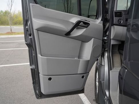 Used 2018 Mercedes-Benz Sprinter 2500 image 13
