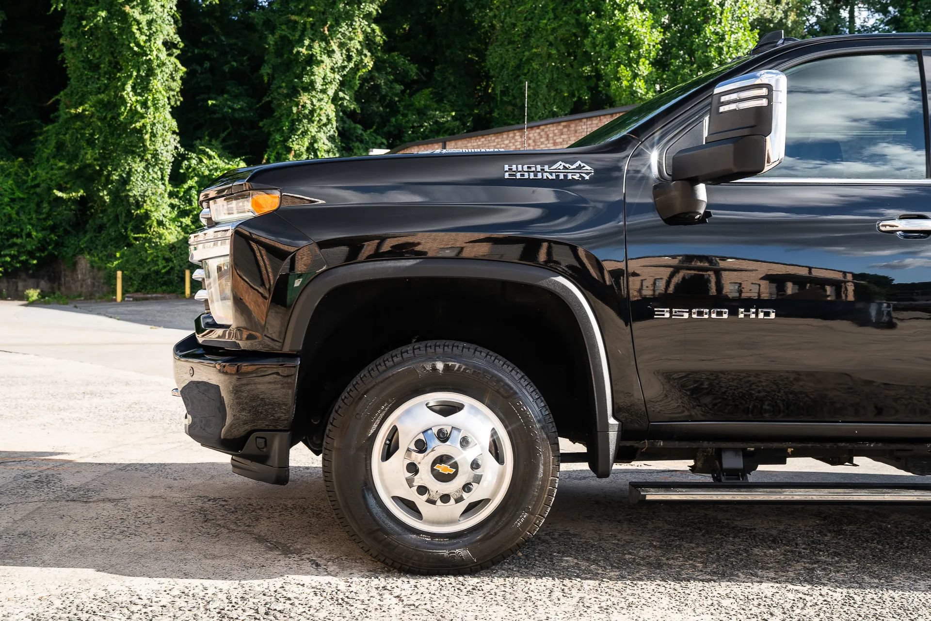 Used 2023 Chevrolet Silverado 3500 High Country AWD/4WD image 3