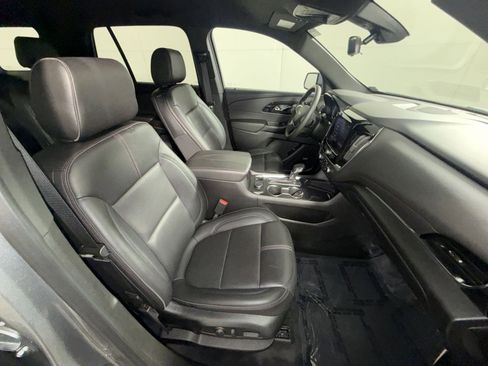 Used 2023 Chevrolet Traverse RS image 27
