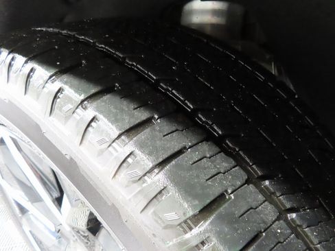 Used 2025 GMC Sierra EV Denali image 7